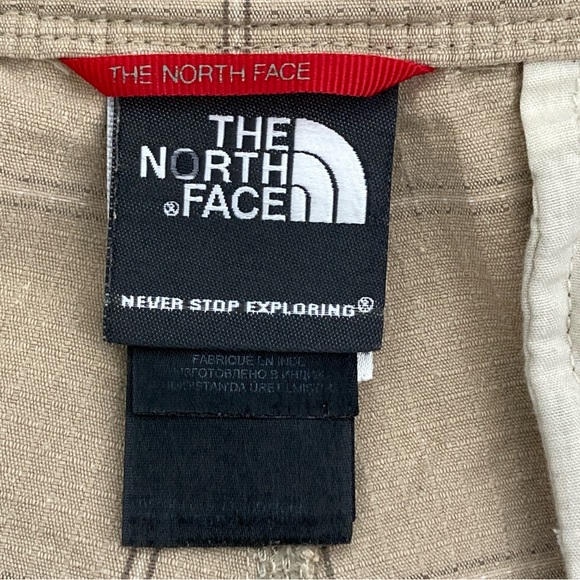 The North Face Rainier Surplus Cargo Shorts Mens Size 38 Beige Outdoor Camping - Picture 13 of 16